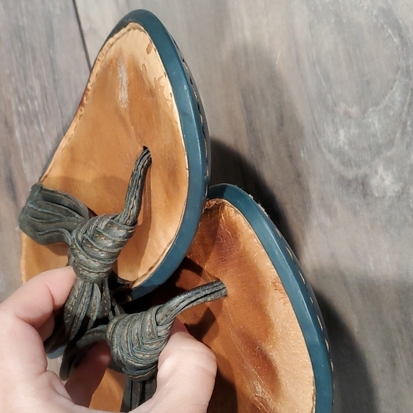Born Women Comfort Leather Flip Flop Thong Sandals shoes sz 7 - Picture 4 of 10